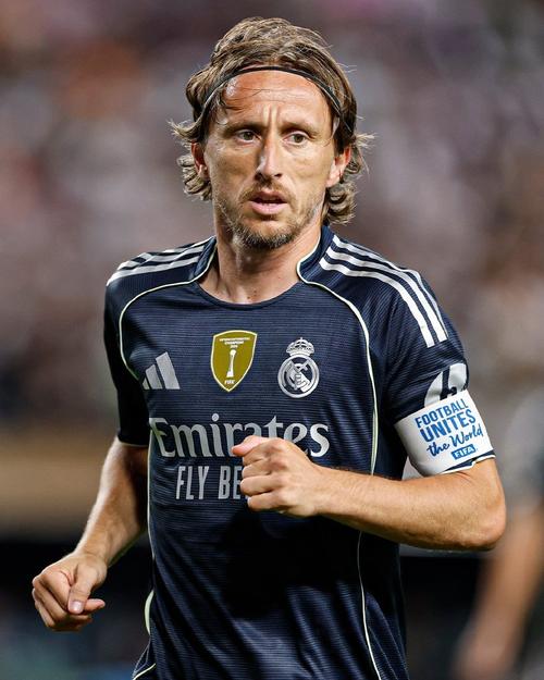 孔塞桑：中途接手前就料到了困难，要率AC米兰拿